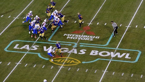 Huskies vs Broncos