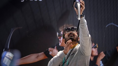 A visitor tries out Pacific Future’s am glass