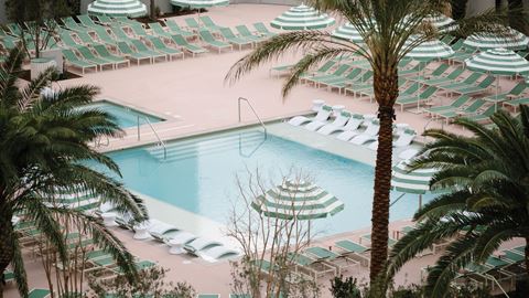 Park MGM - Pool - Photo Credit Michael Chin