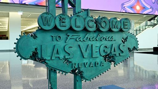 -welcome-to-fabulous-las-vegas--sign-at-complexcon