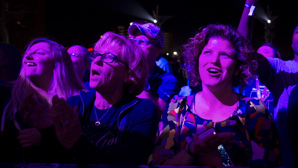 Fans sing along as the Goo Goo Dolls perform