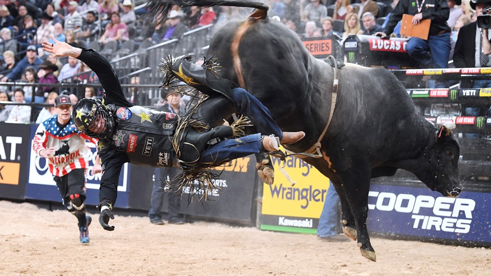 Cody Teel is tossed off Fearless