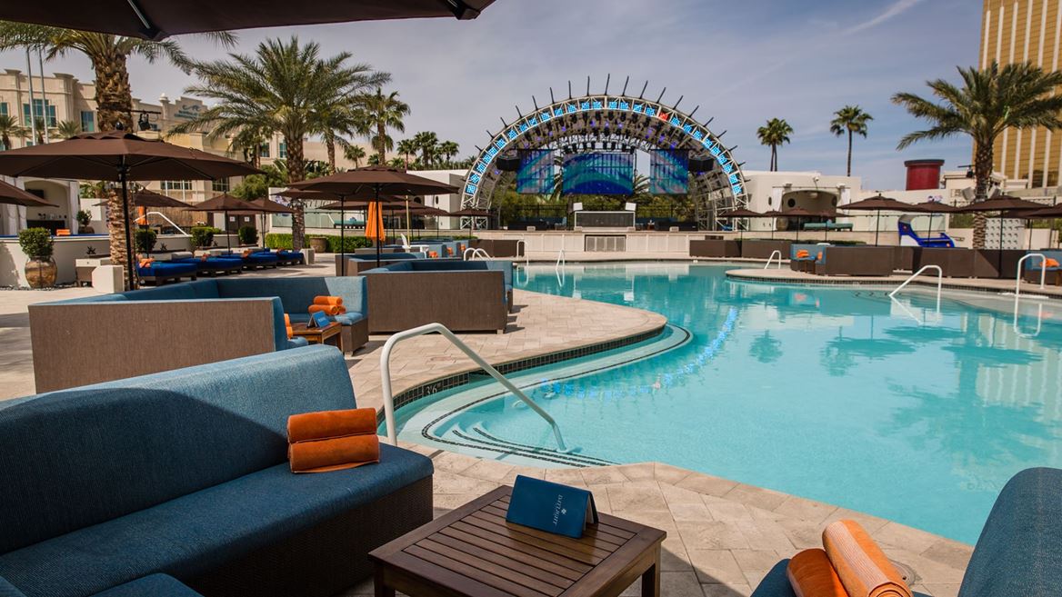 DAYLIGHT Beach Club at Mandalay Bay Resort & Casino
