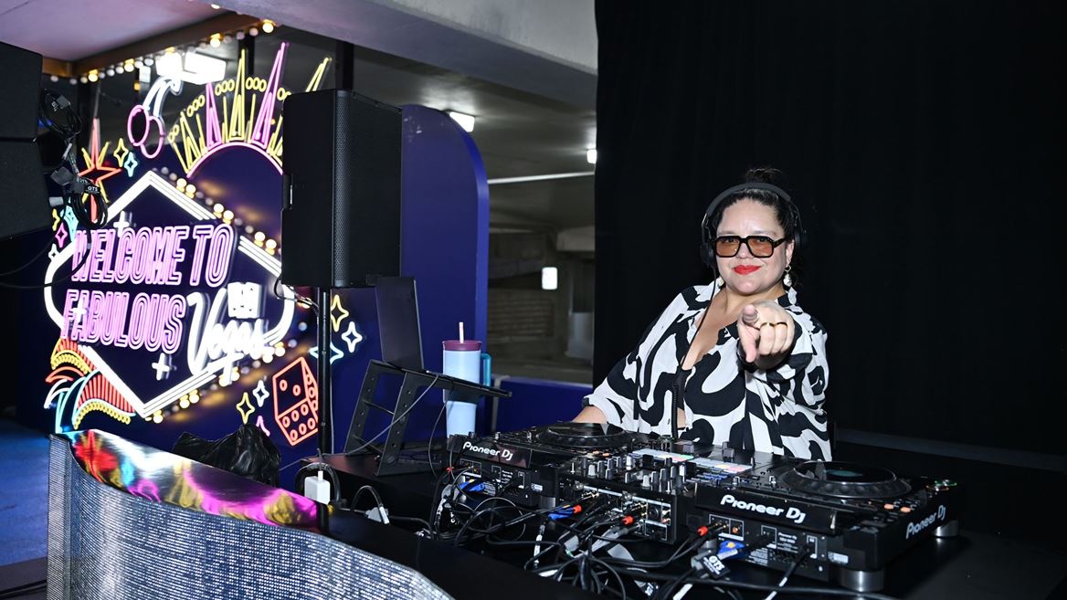 DJ at Fabulous Pickups