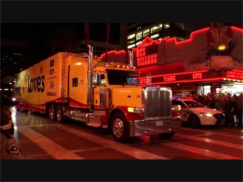 nascar-haulers-parade