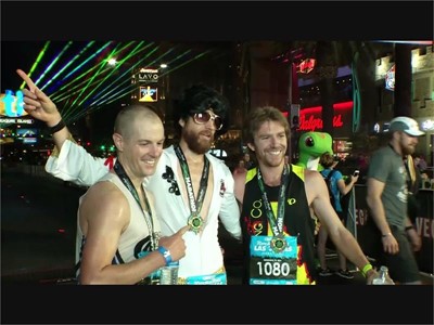-elvis-lives--runner-dressed-as-elvis-wins-the-las-vegas-marathon-