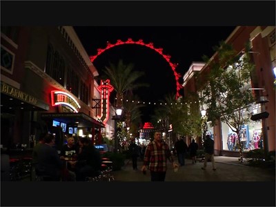 linq-holiday-decor