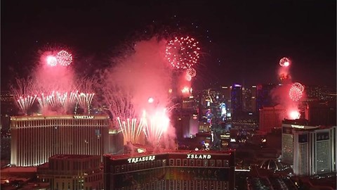 news-year-s-eve-fireworks-on-the-las-vegas-strip---nat-sound-only