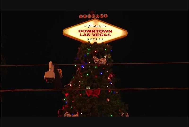 fremont-street-experience-christmas-tree-lighting