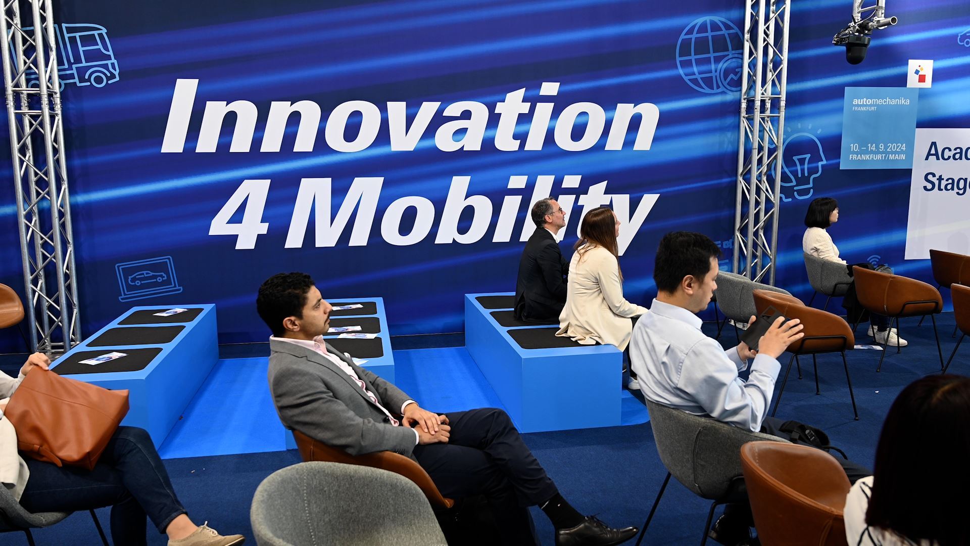 Edited Clip about Start-ups exhibiting and presenting their ideas at Innovation4Mobility