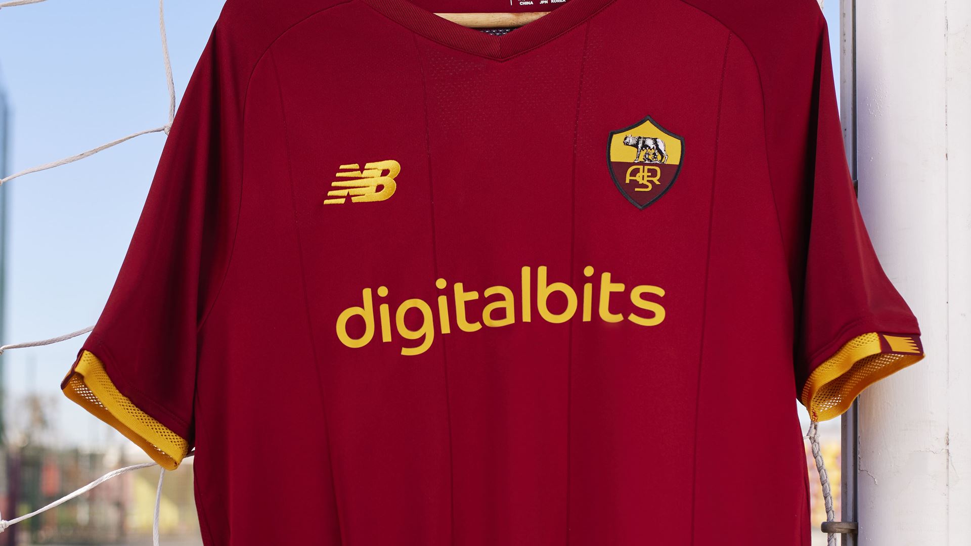 Buitenland Pamflet Door New Balance Press Box : New Balance and AS Roma release limited edition  Derby Della Capitale shirt