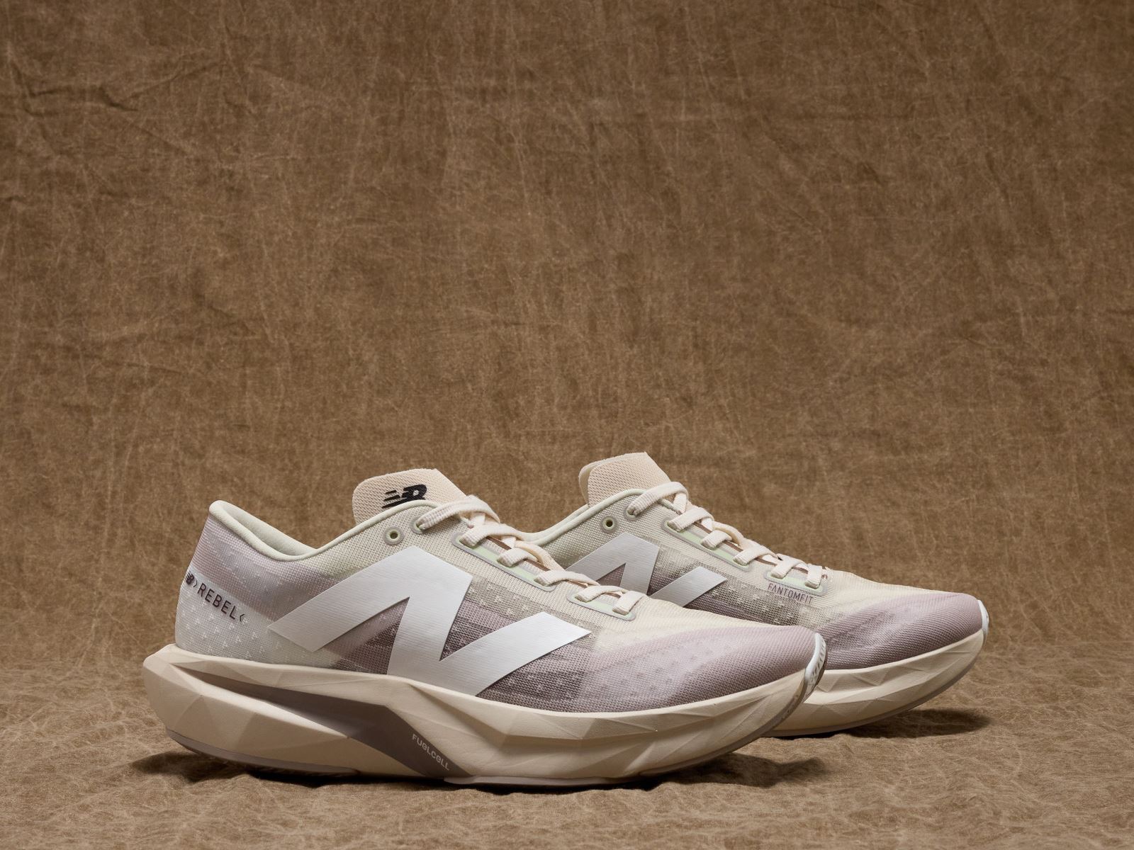 New Balance FuelCell Rebel ベージュ/グレー Sydney McLaughlin-Levrone Collection FuelCell Rebel v4