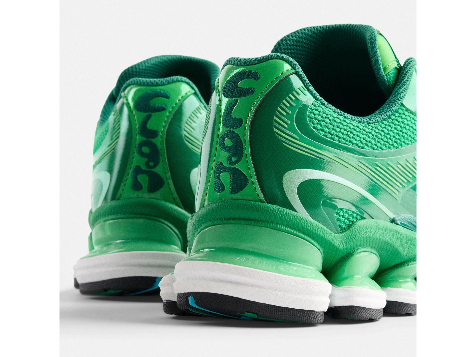 Amin x New Balance ABZORB 2000 Biblioteca