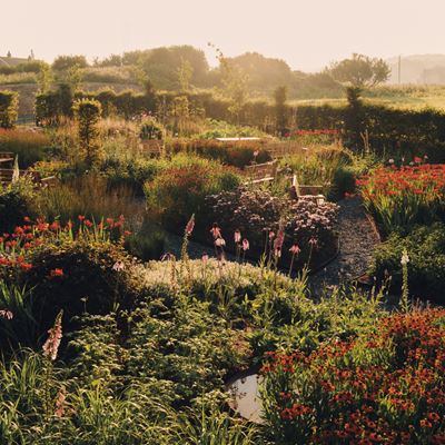 b b n b 12 garden 079 1 