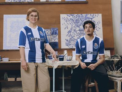 260316 dl new balance football fc porto 2627 home kit mum son 041 cr3