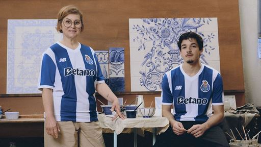 260316 dl new balance football fc porto 2627 home kit mum son 041 cr3