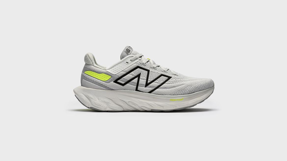 スニーカー New Balance M1080I13 27.0 1080V13 HERO PRODUCT SHOT M1080I13 (1)