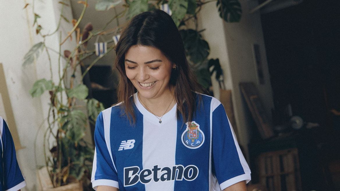 260316 dl new balance football fc porto 2627 kit home kit son joana 018 cr3