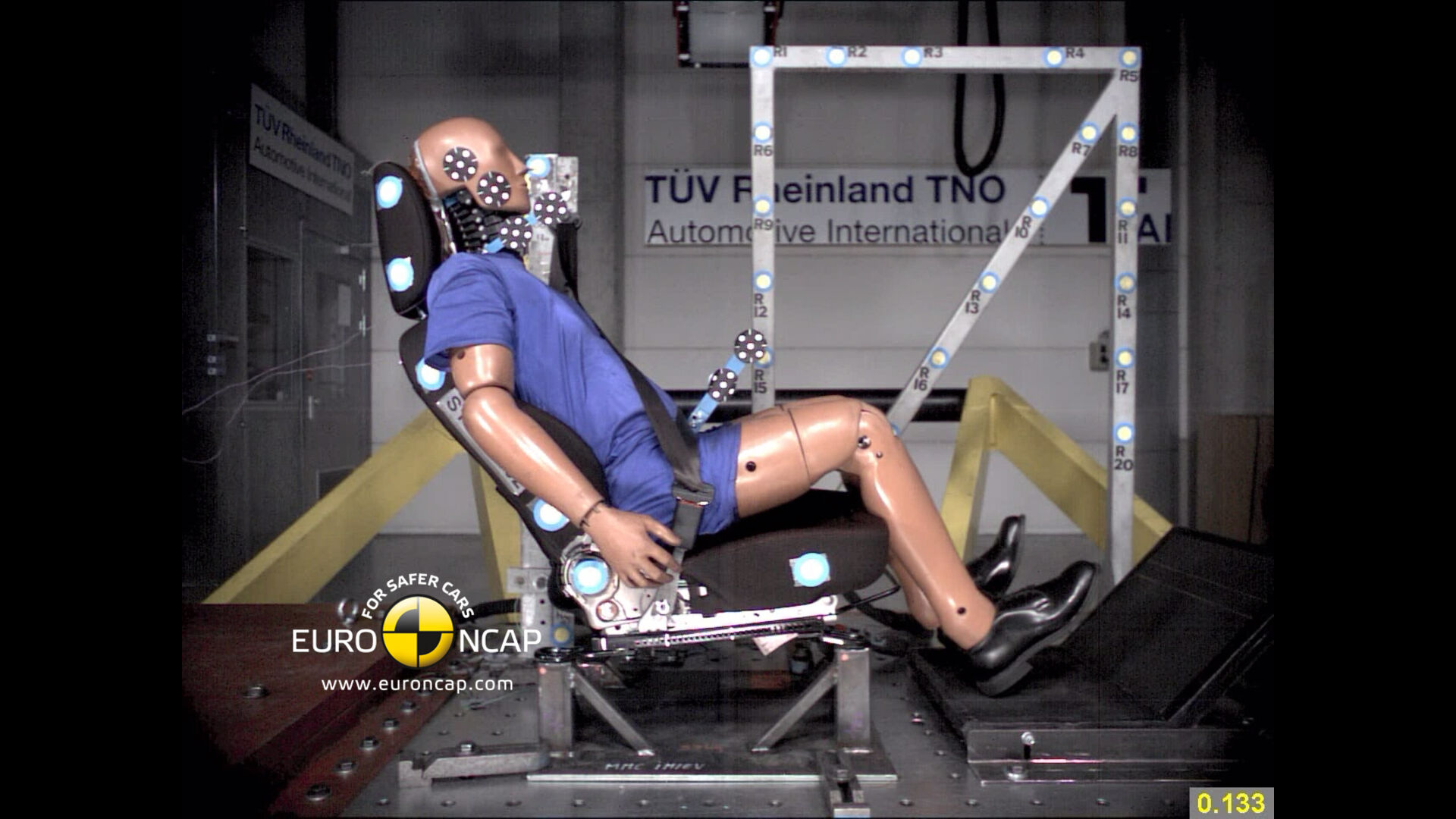 Mitsubishi i-MiEV – Whiplash crash test