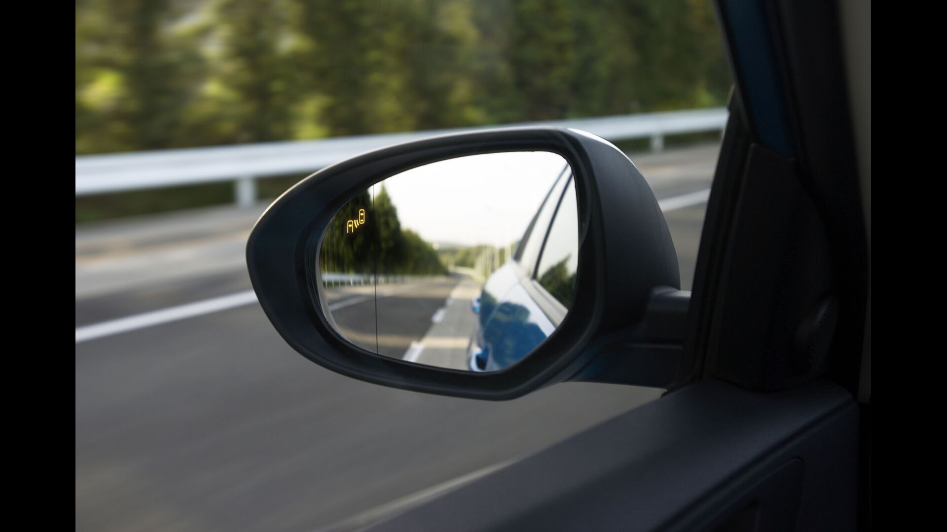 Mazda - Rear Vehicle Monitor