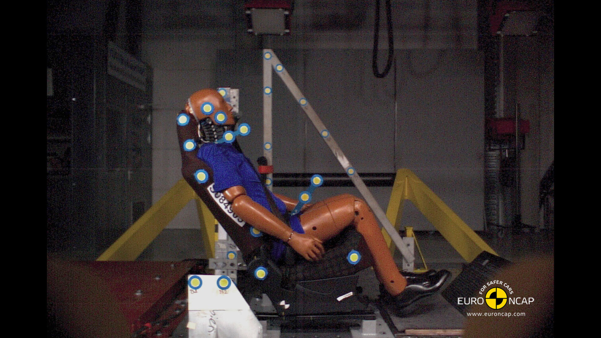Toyota iQ – Whiplash test 2009