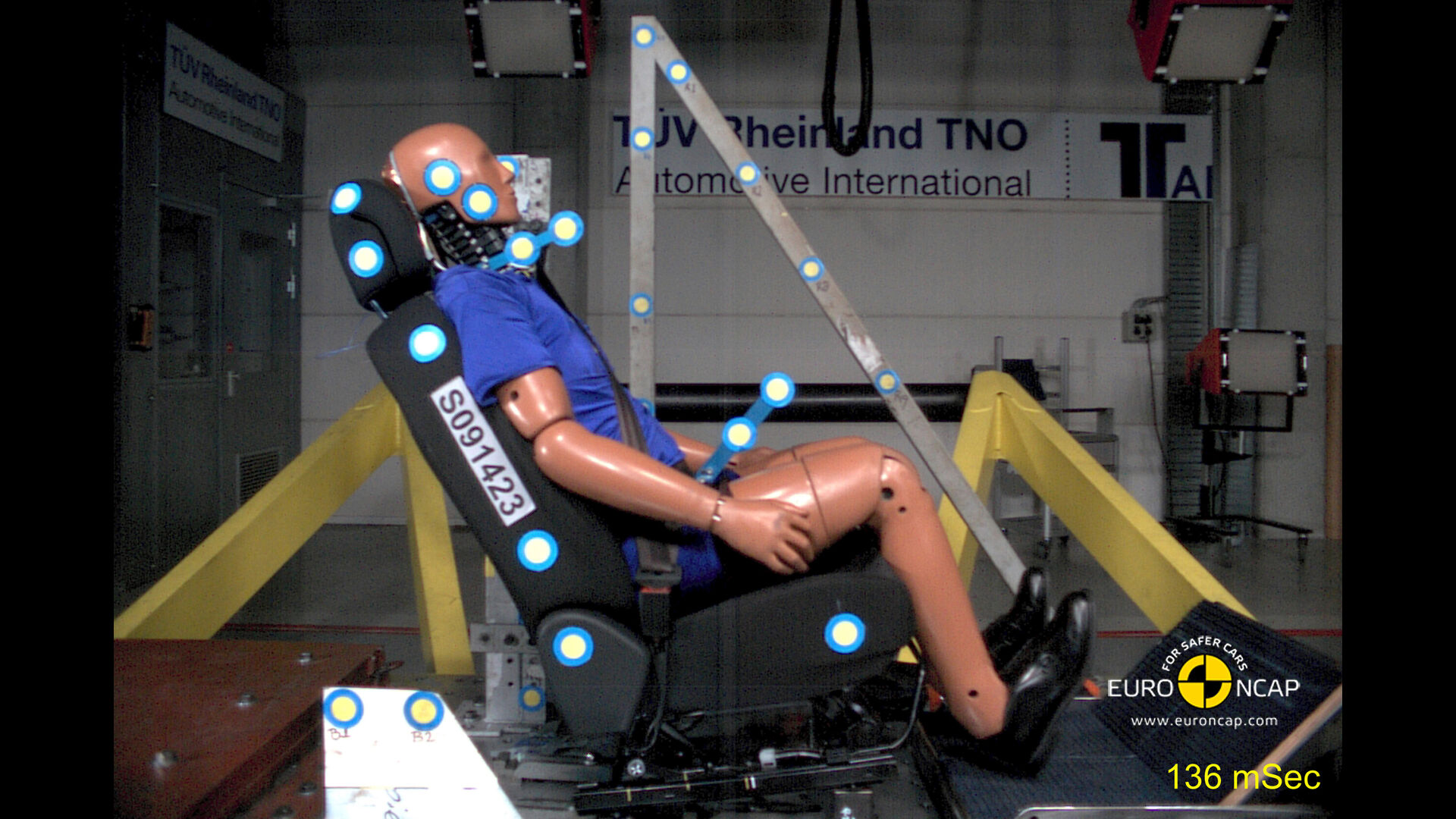 Peugeot 5008 – Whiplash test 2009