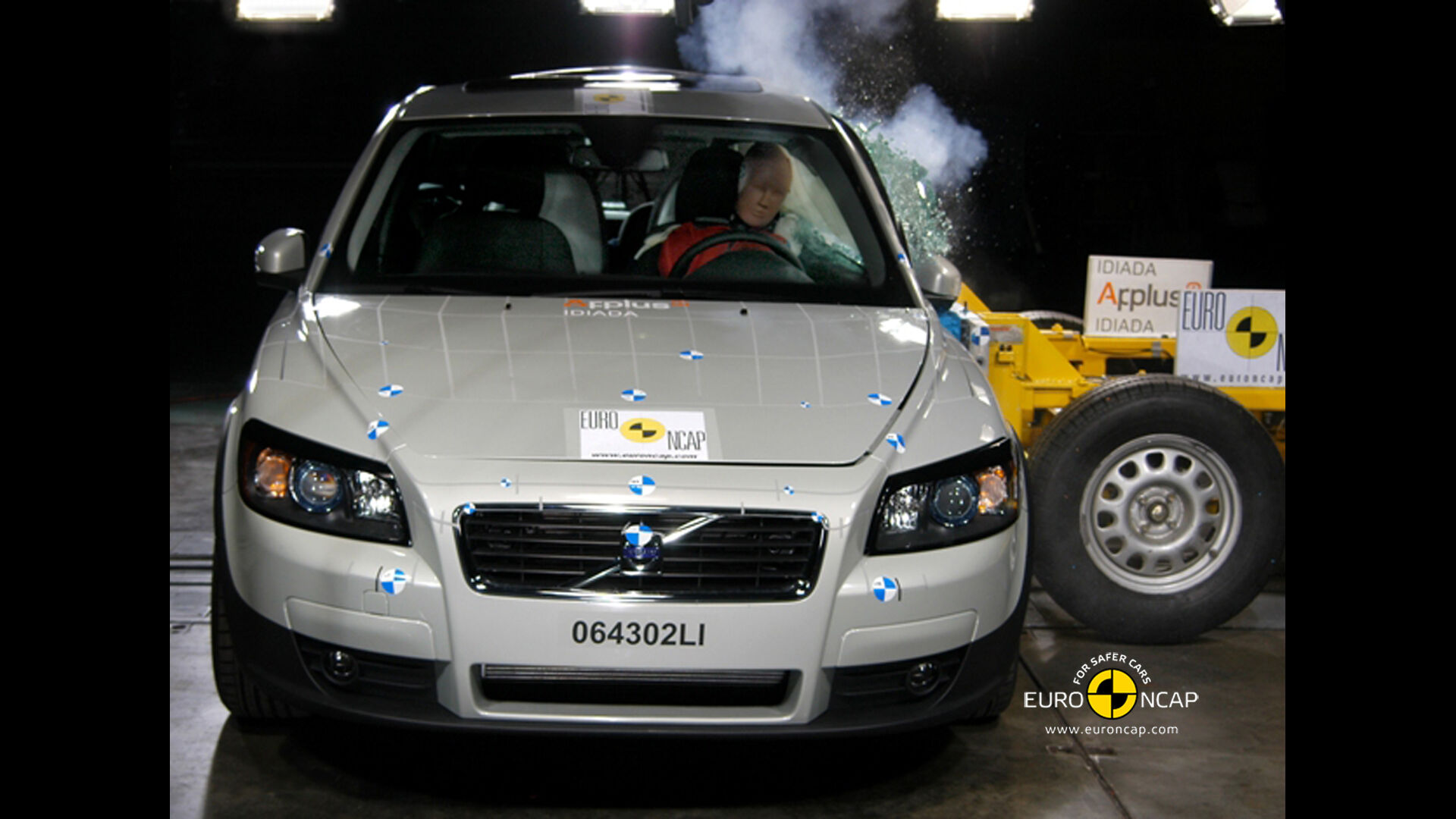 Volvo C30- Side crash test 2009