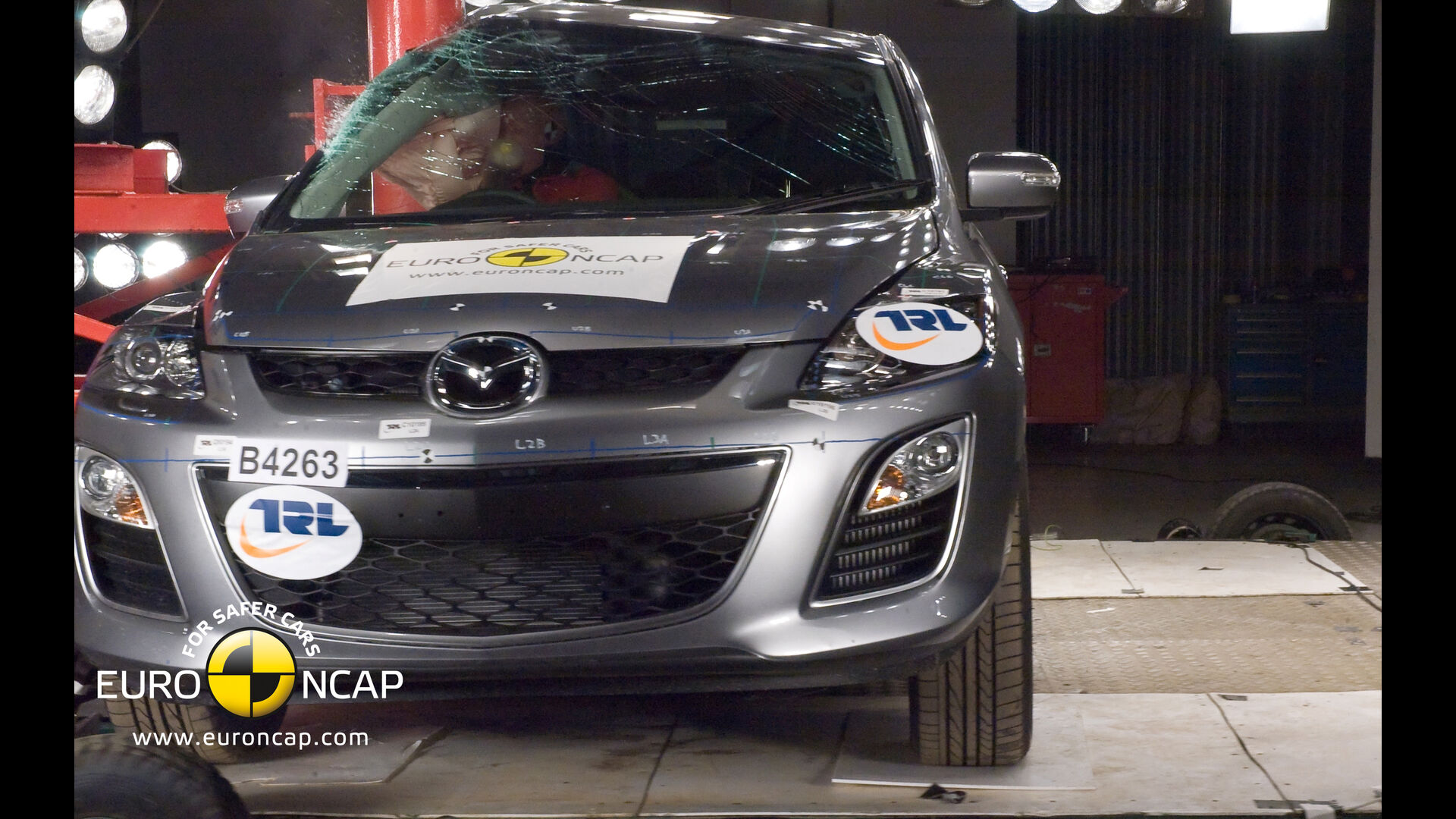Mazda CX-7  -  Pole crash test 2010