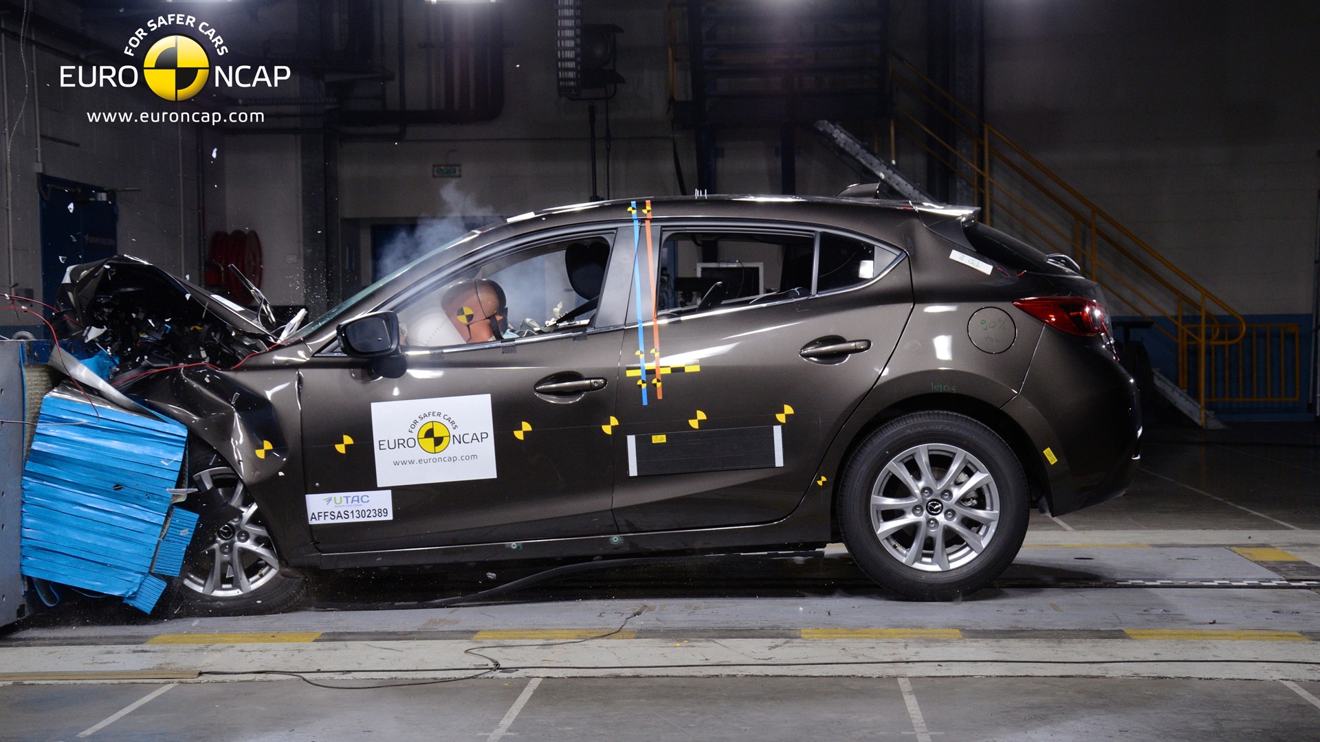 Mazda 3  - Frontal crash test 2013