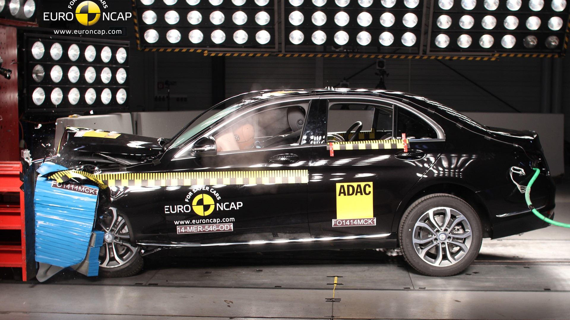 Mercedes C-Class  - Frontal crash test 2014