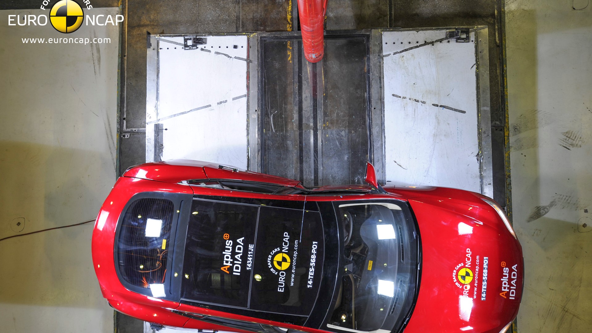 Tesla Model S  - Pole crash test 2014 - after crash