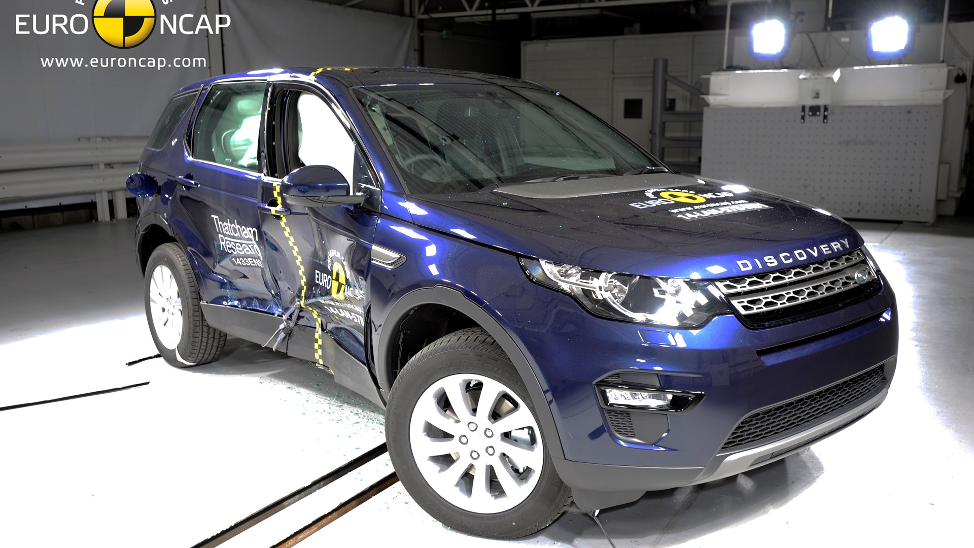 Land Rover Discovery Sport - Side crash test 2014