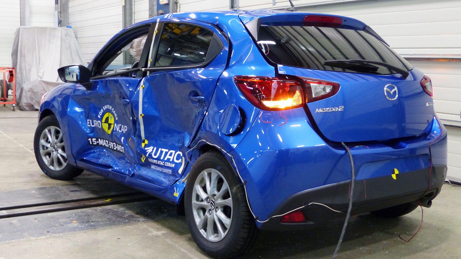 Mazda 2 - Side crash test 2015