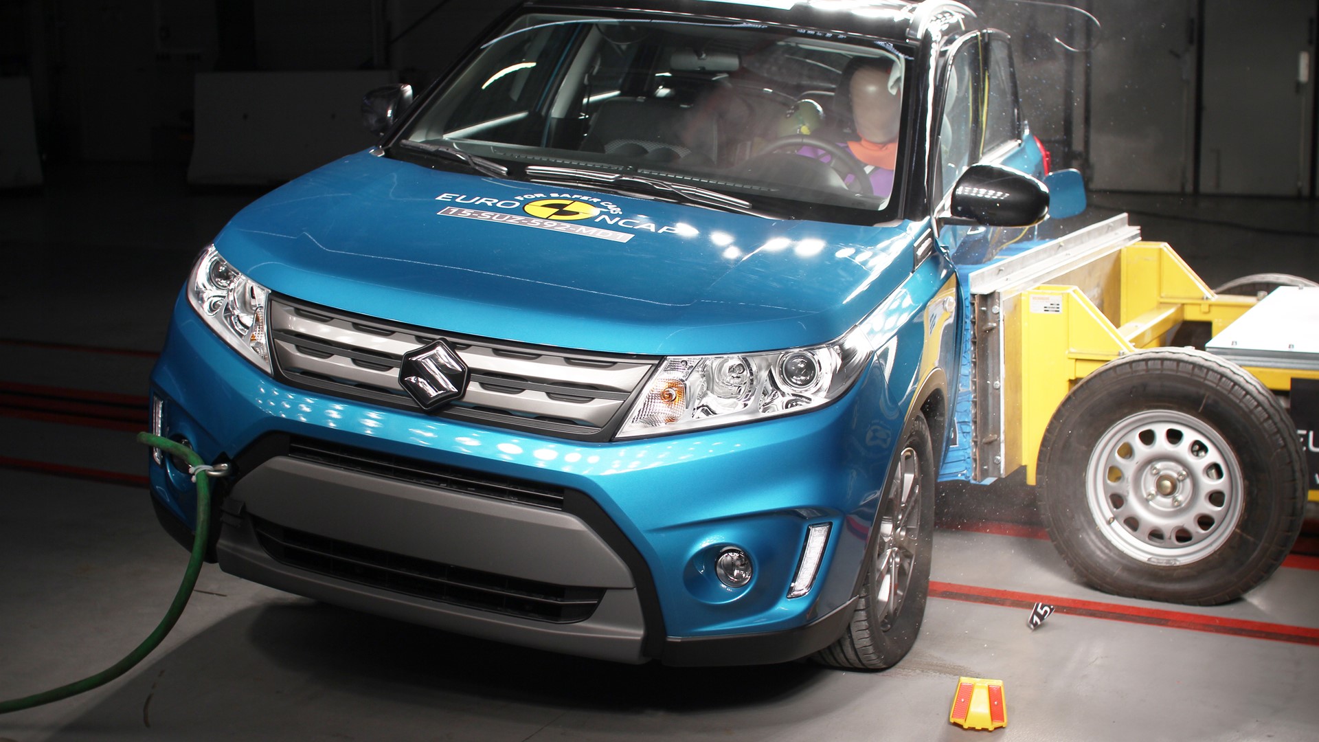 Suzuki Vitara - Side crash test 2015