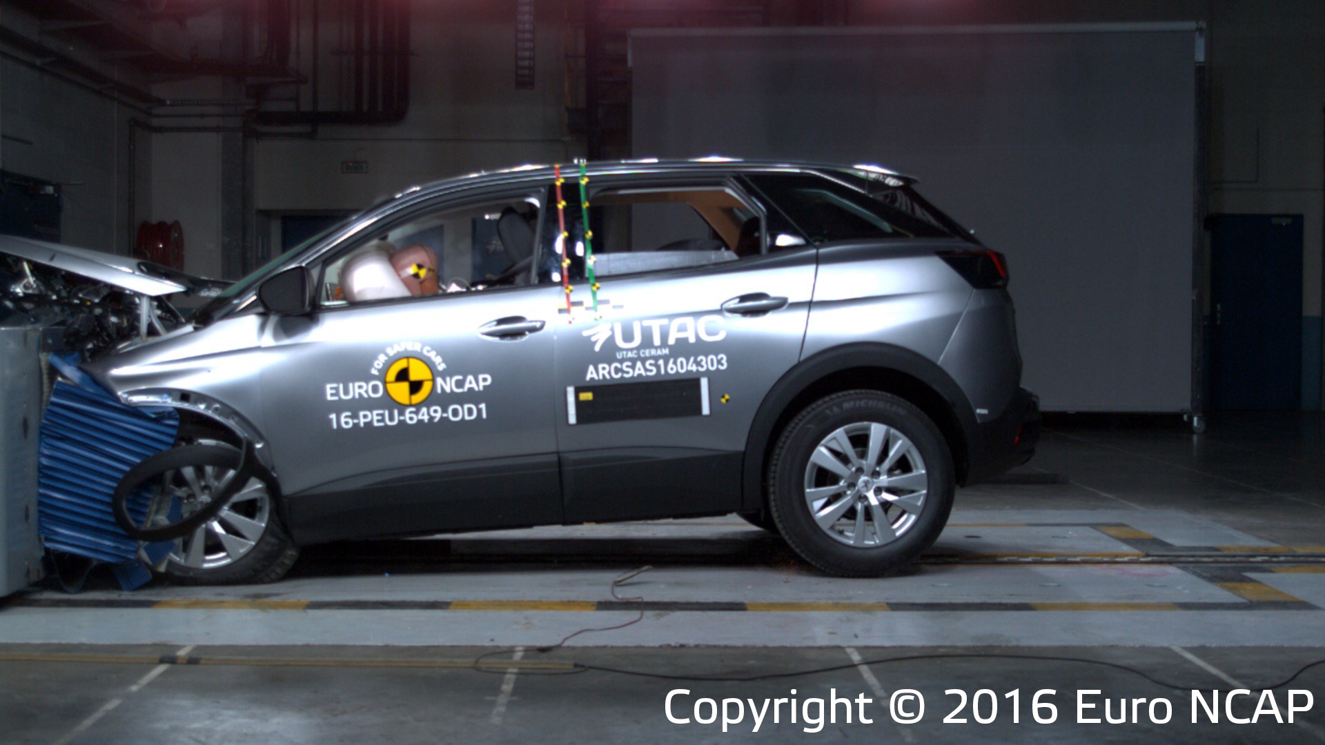 Peugeot 3008 - Frontal Offset Impact test 2016