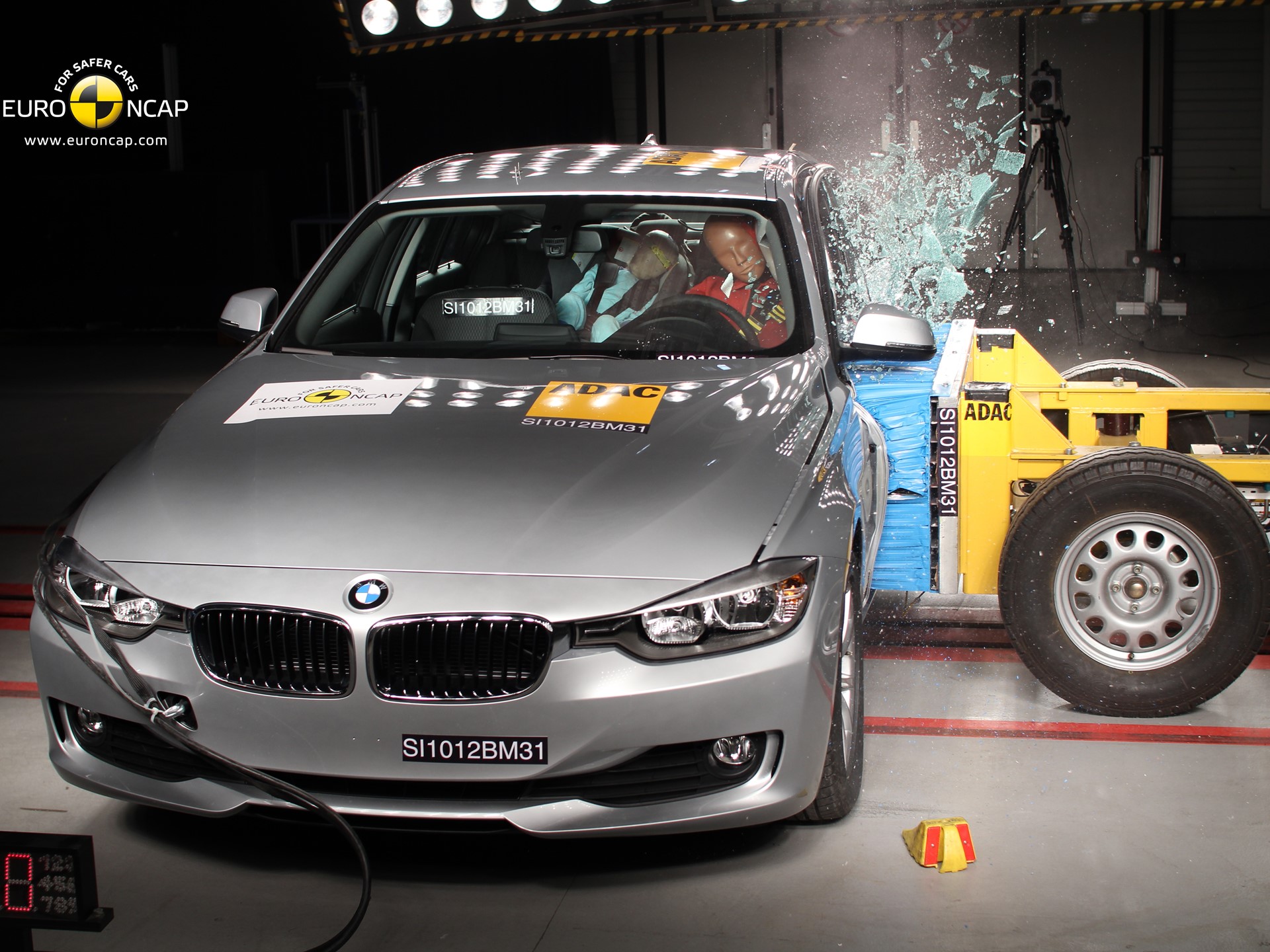 BMW 3 Series-Side crash test