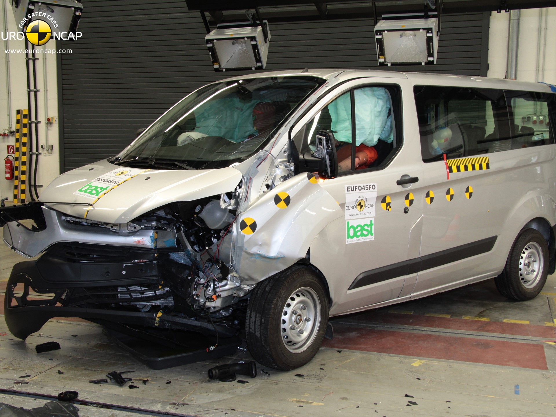 Ford Transit Custom - Frontal crash 2012 - after crash