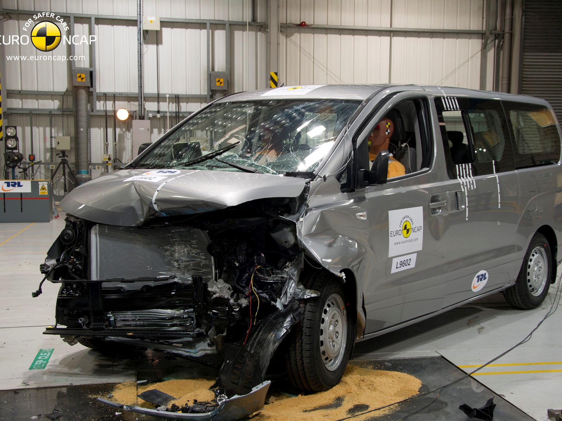 Hyundai H-1 - Frontal crash 2012 - after crash