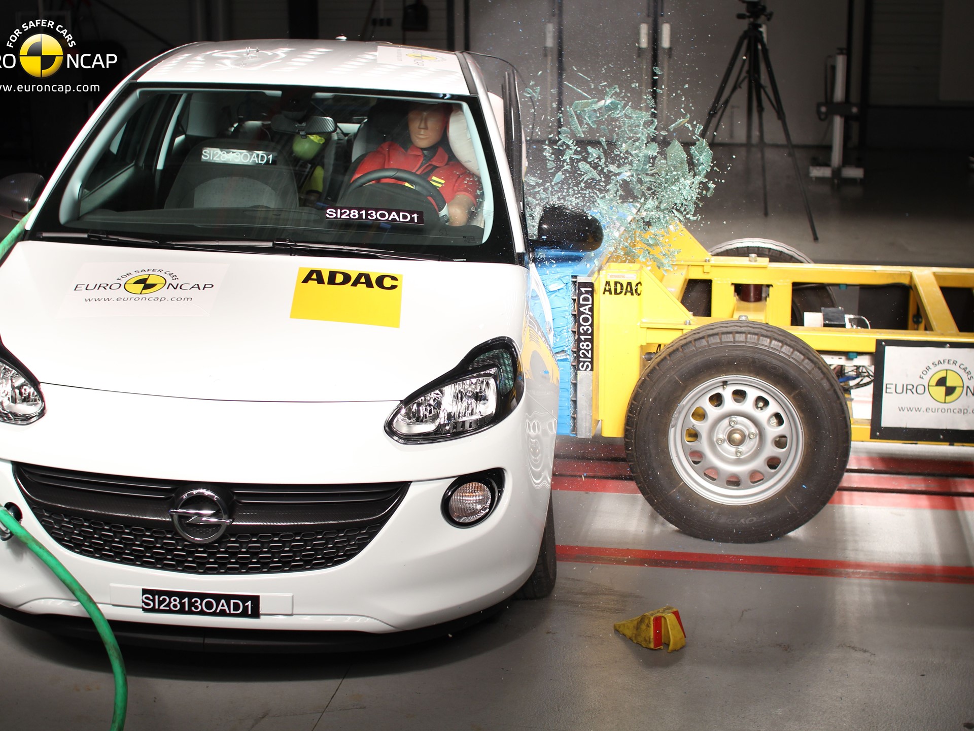 Opel Vauxhall Adam Side Crash Test 13