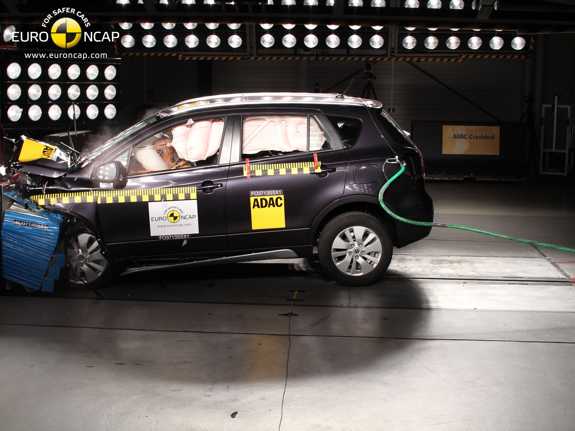 Suzuki SX4  - Frontal crash test 2013