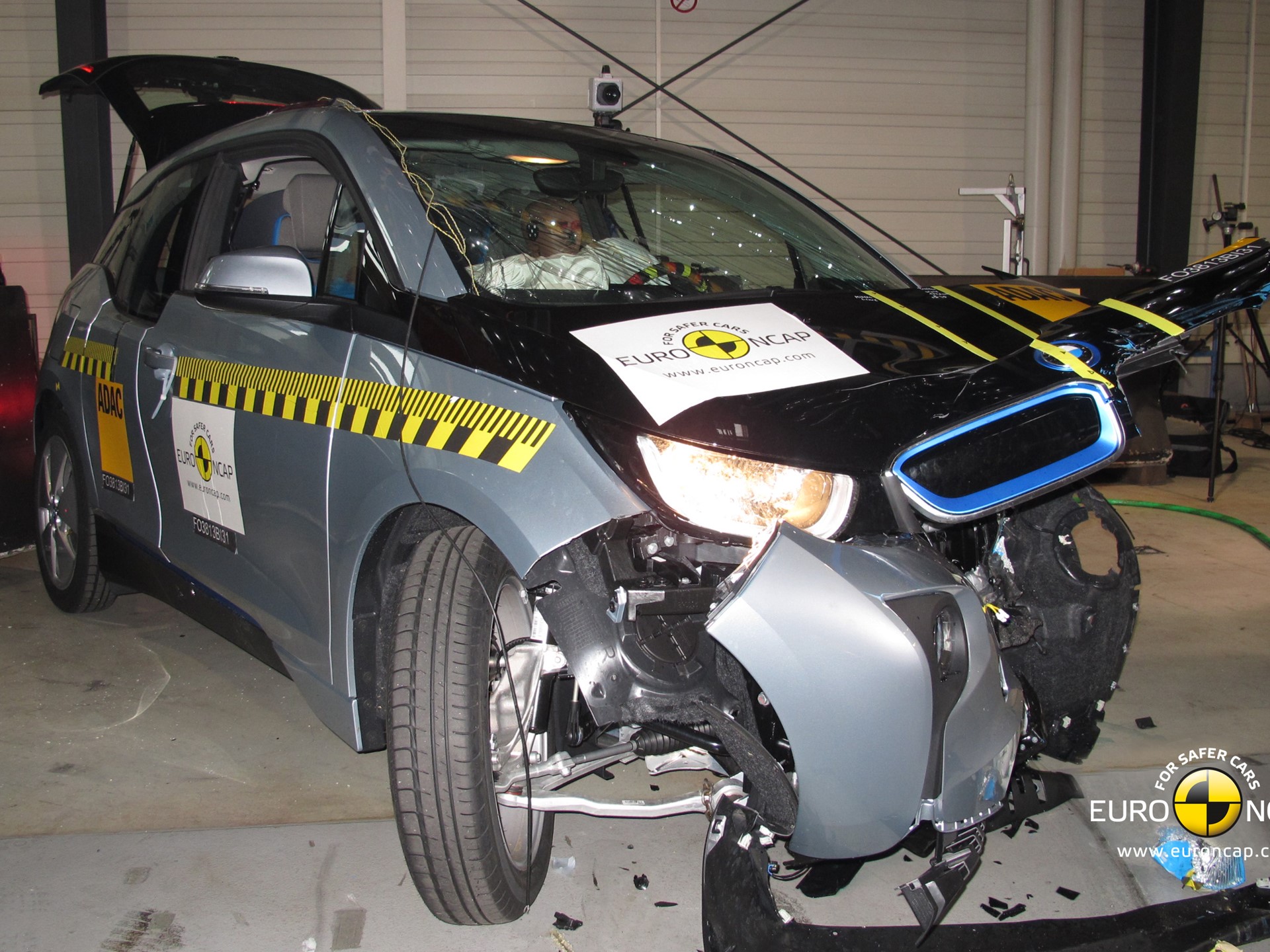 BMW i3 - Frontal crash test 2013 - after crash 2