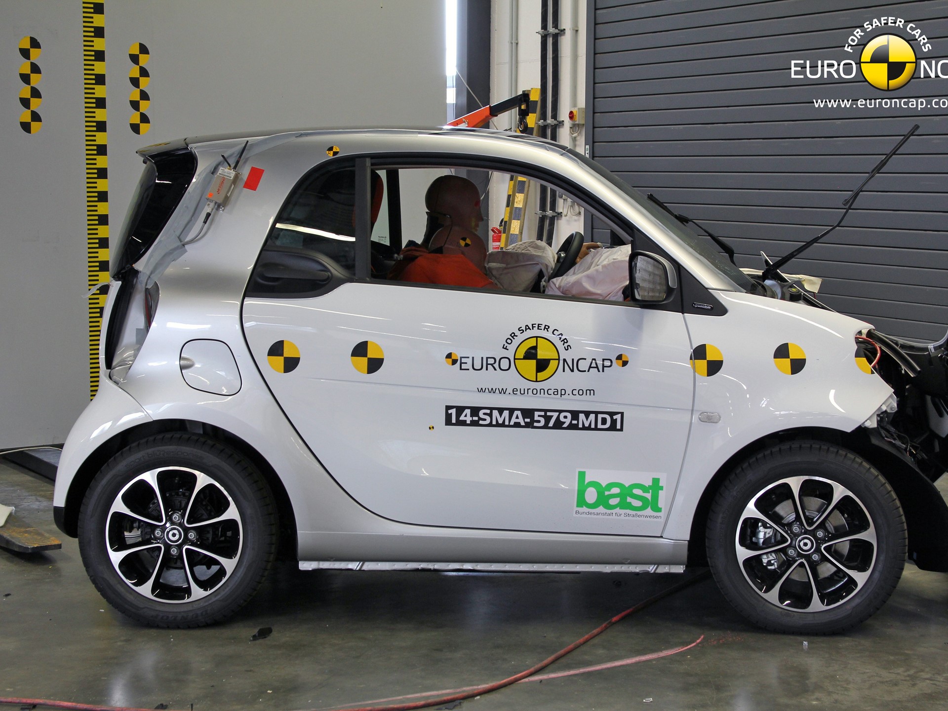 smart fortwo - Frontal crash test 2014 - after crash