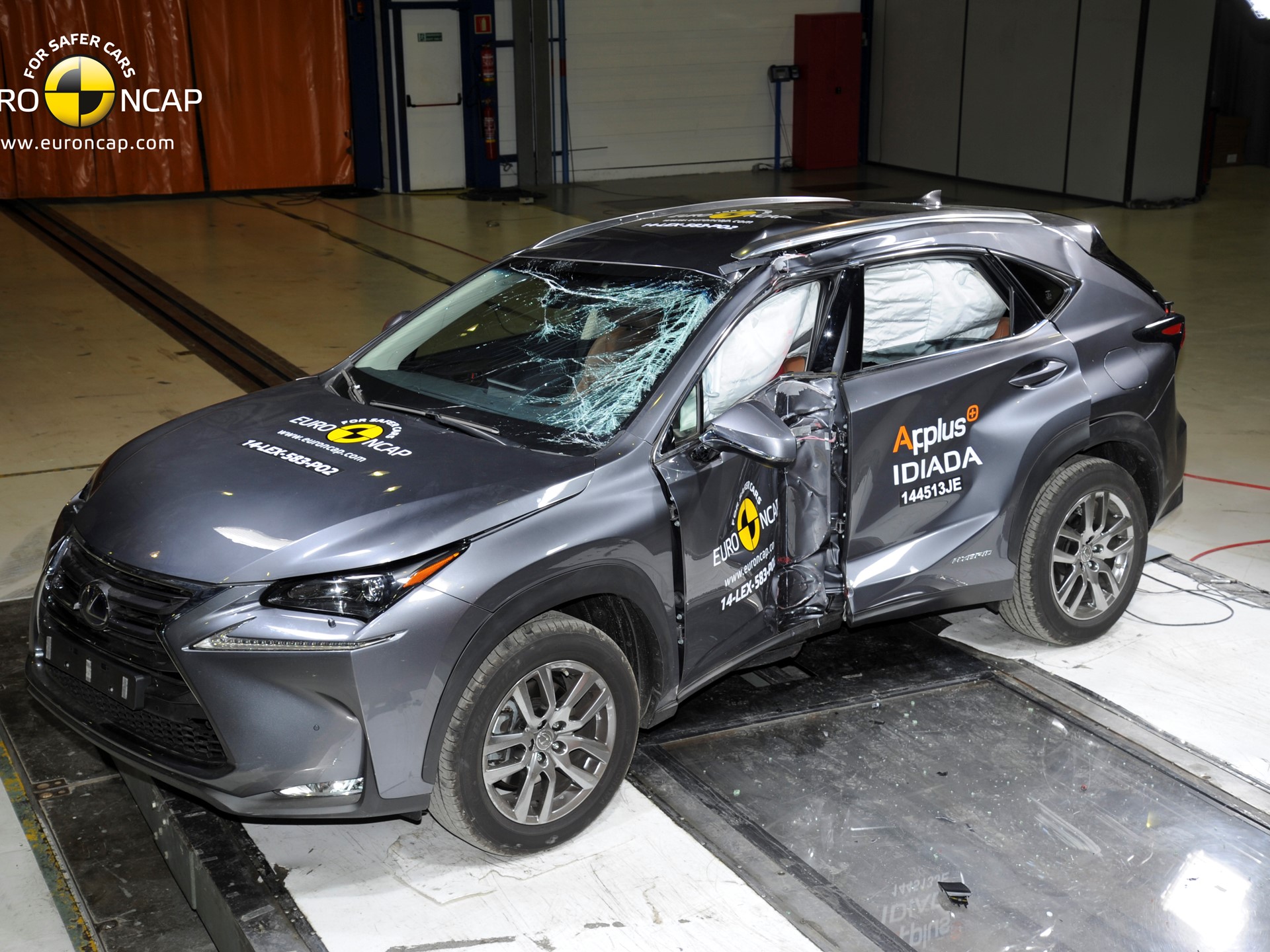 Lexus NX  - Pole crash test 2014 - after crash