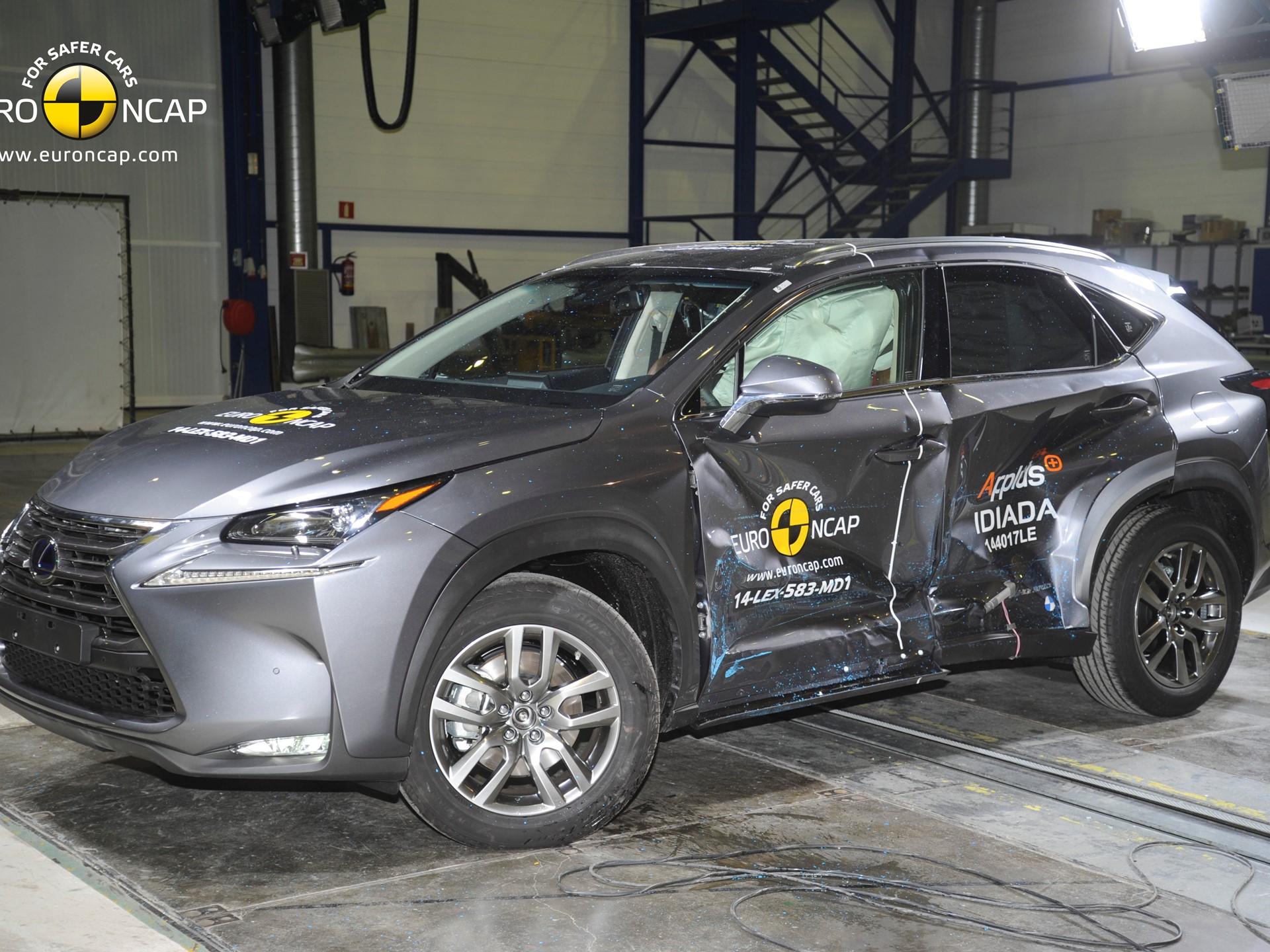 Lexus NX  - Side crash test 2014