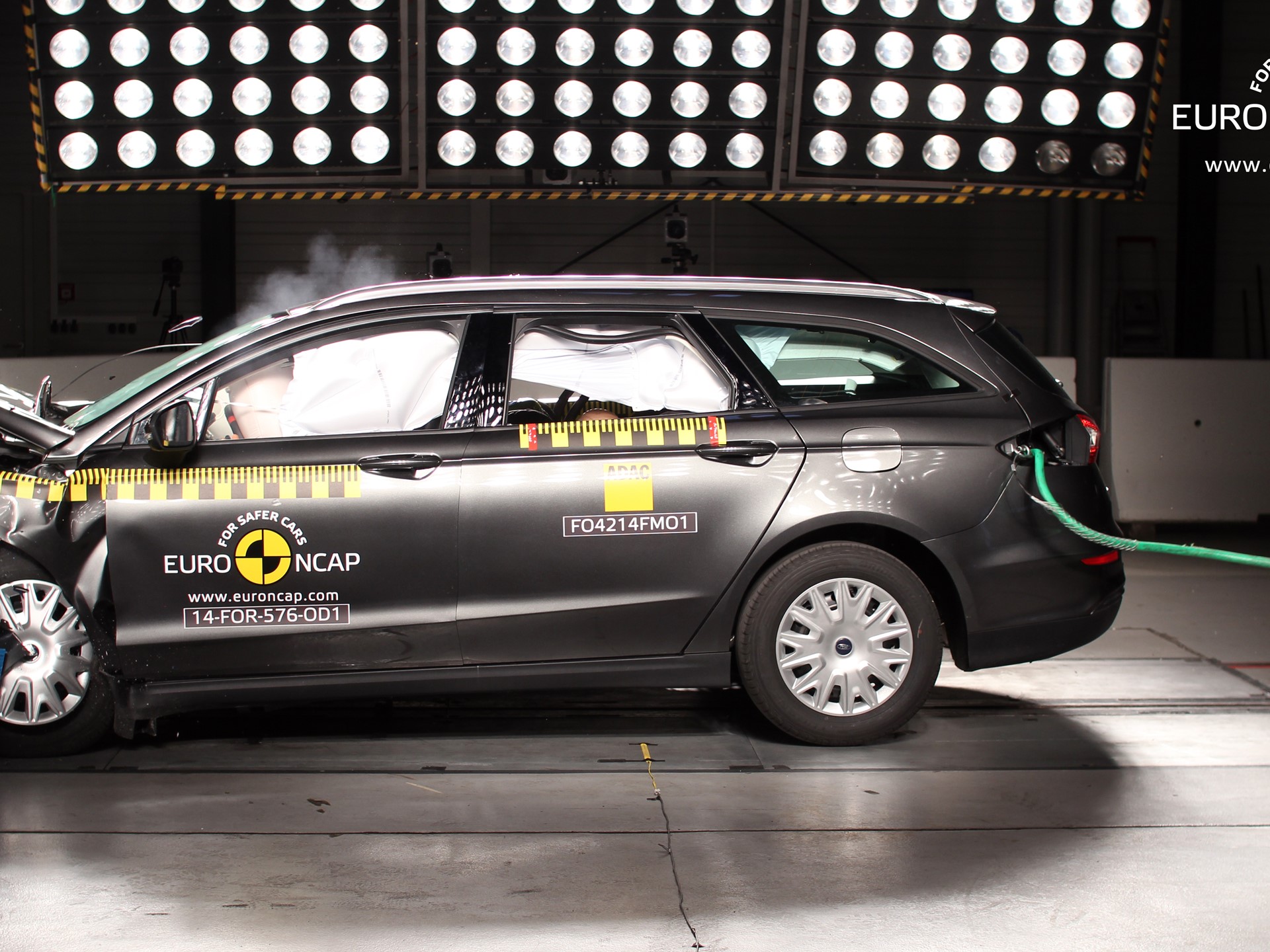 Ford Mondeo  - Frontal crash test 2014