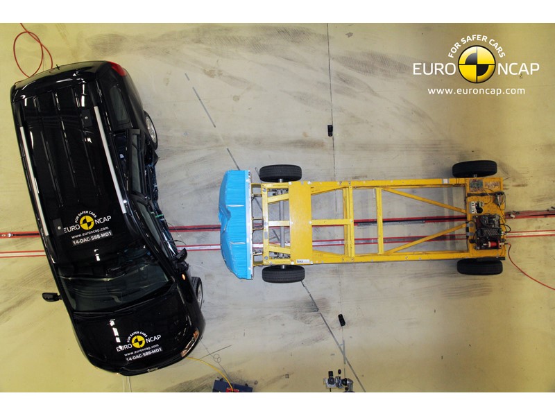 Dacia Logan MCV  - Side crash test 2014