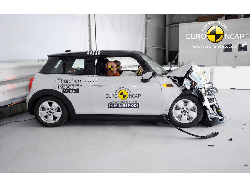 MINI Cooper - Frontal crash test 2014 - after crash