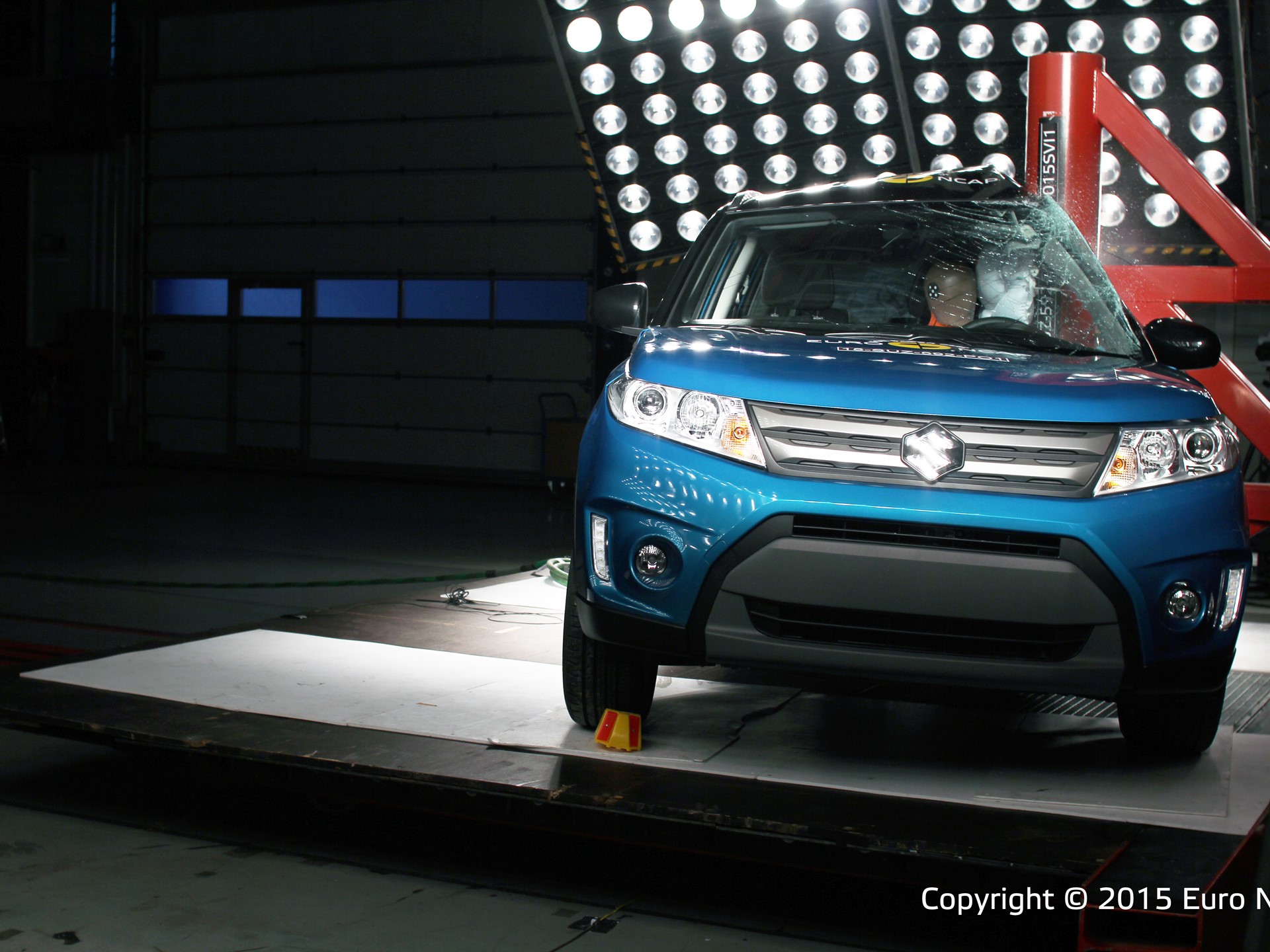 Suzuki Vitara - Pole crash test 2015