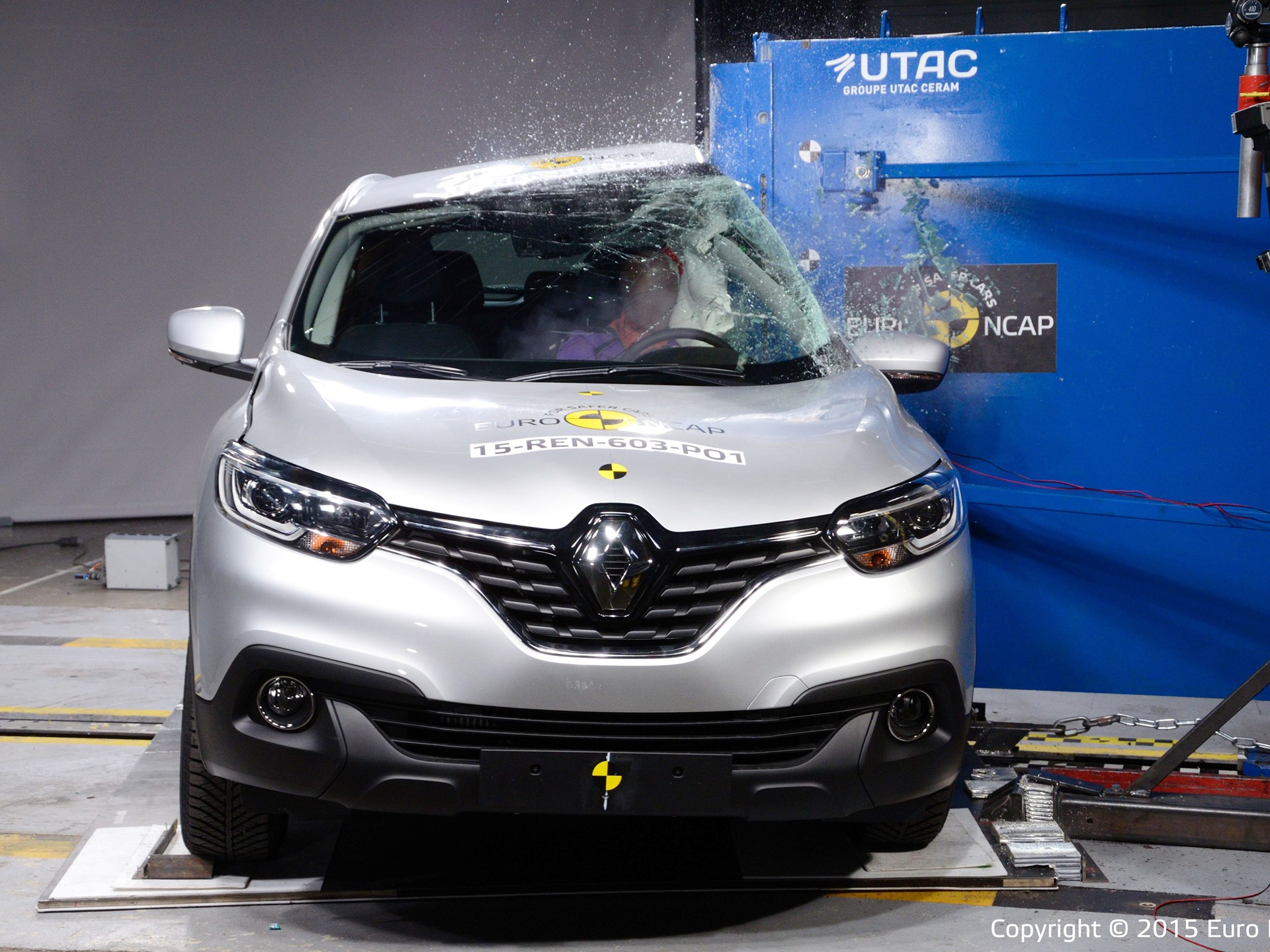 Renault Kadjar  - Pole crash test 2015 - after crash