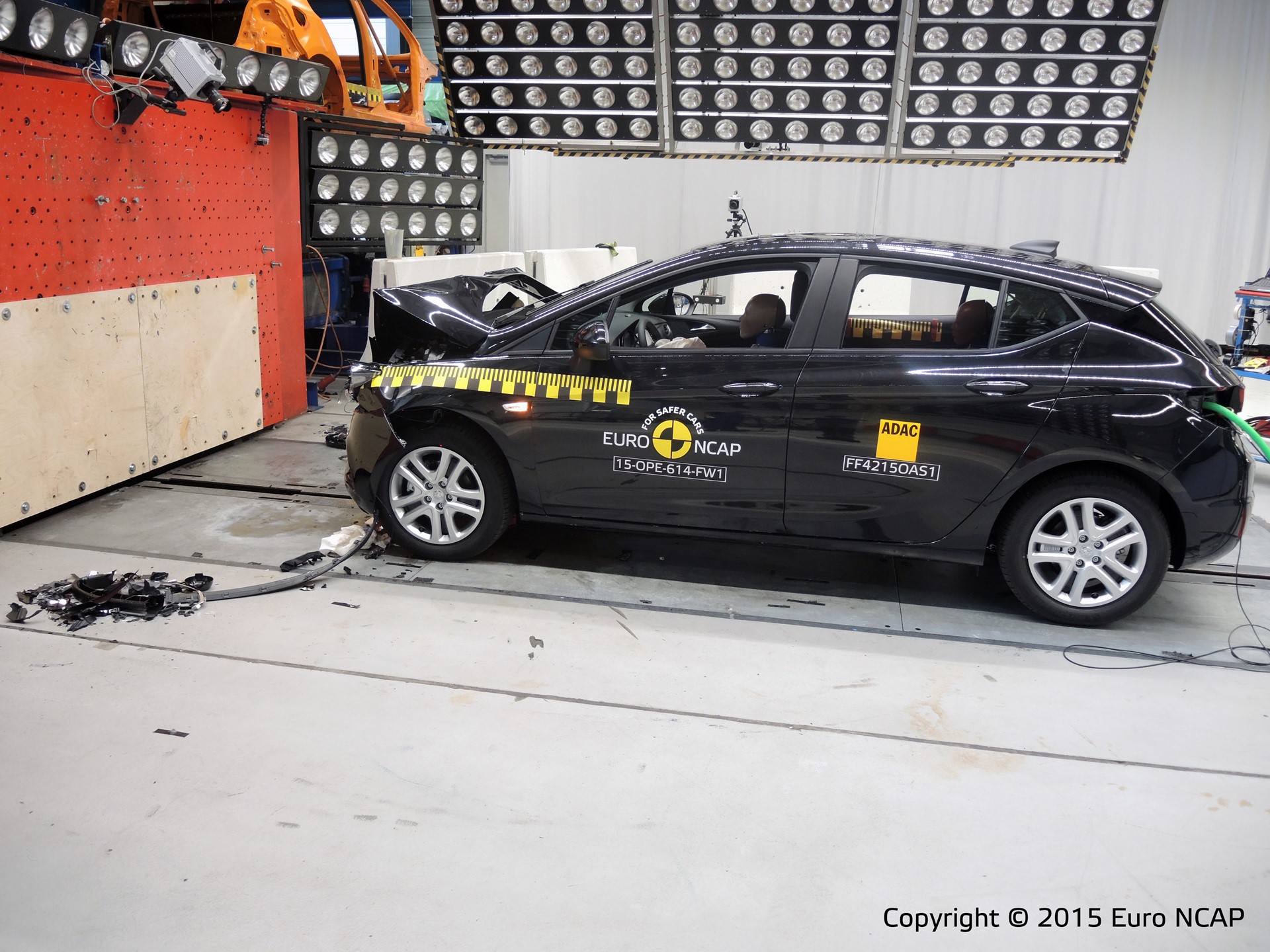 Opel-Vauxhall Astra - Frontal Full Width test 2015 - after crash